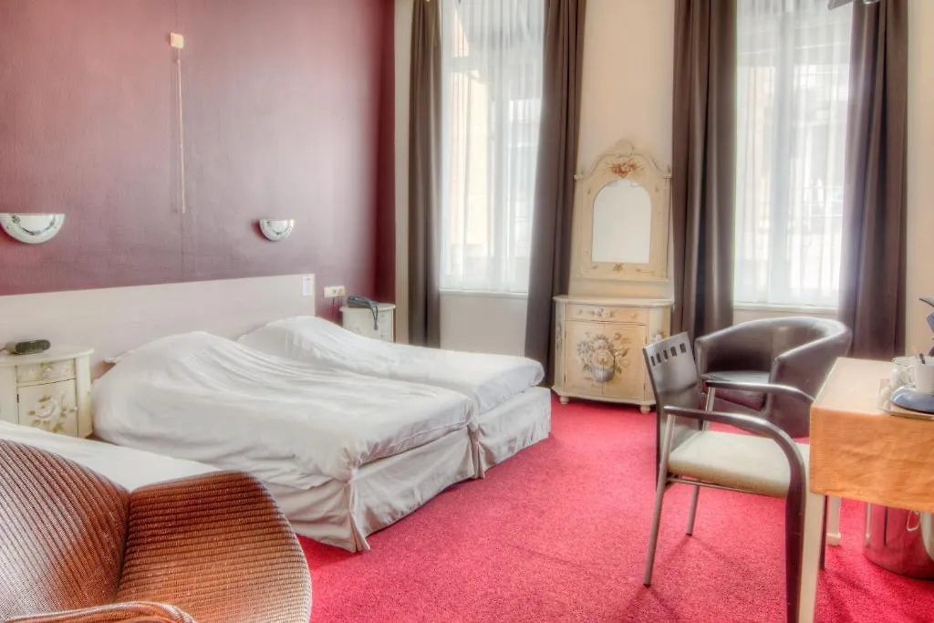 Hotel Antigone Anvers 3*,